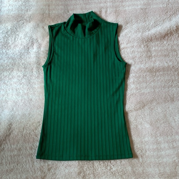 H&M Tops - H&M turtle neck top